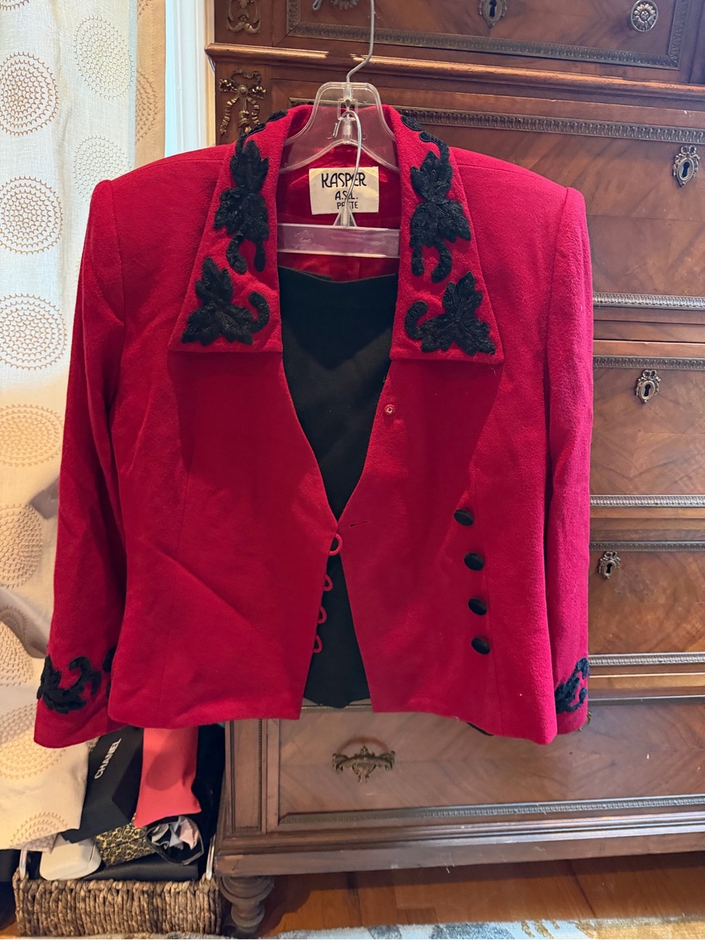 Kasper Women’s Red Embroidered Collar Jacket and skirt set 10 P